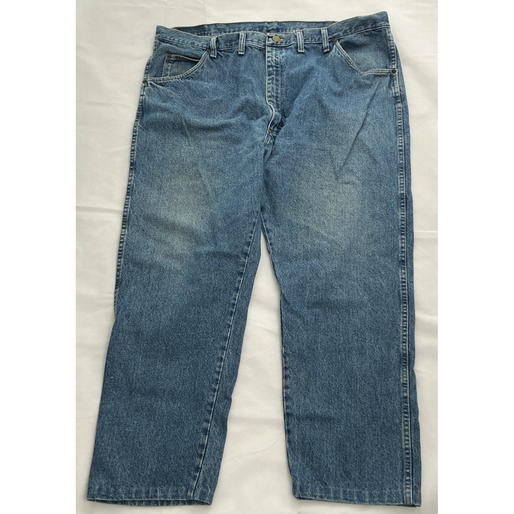 Wrangler Jeans Mens 44x30 (44x27) Straight Leg Zip Fly Medium Wash Blue 96501DS